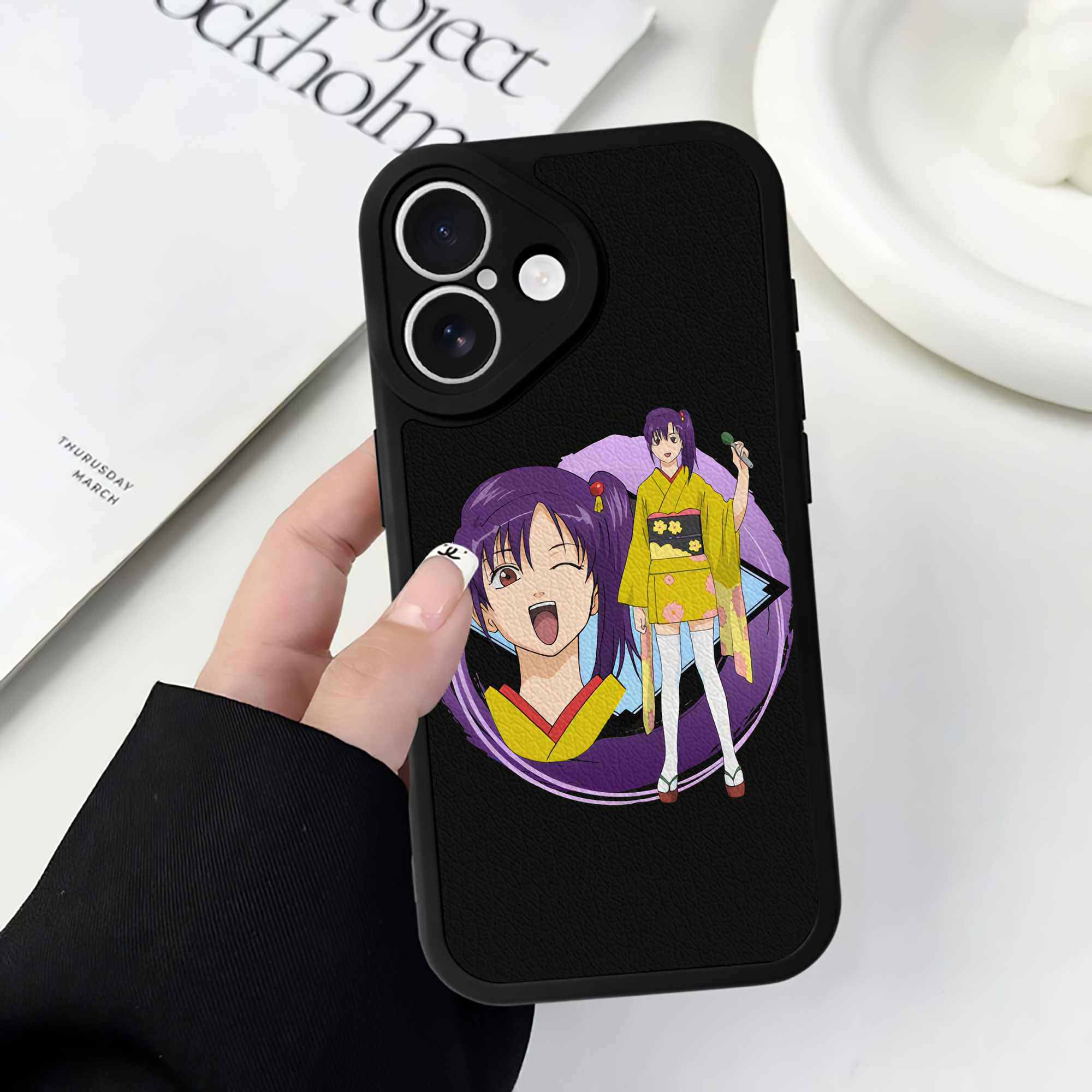 （画像用） ぎんたま 坂田銀時（さかたぎんとき） 神楽 志村新八（しむら しんぱち） GINTAMA Sakata Gintoki Kagura Shimura Shinpachi 【iPhone 16シリーズ対応】シリコンスマホケース（レザー調） 材質：シリコン